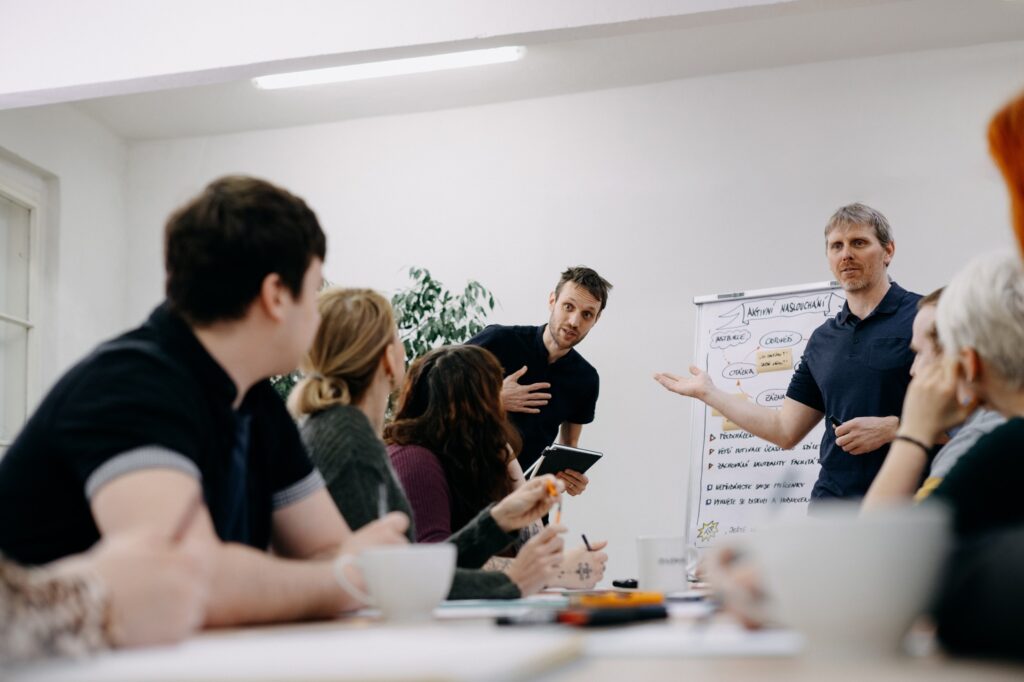 Přínosy facilitace v praxi – rozvoj firemní kultury a týmová spolupráce při workshopu v Edutica.